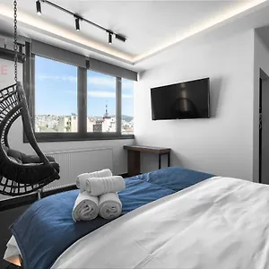 Calliope Penthouse, Nilie Hospitality Mgmt Διαμέρισμα